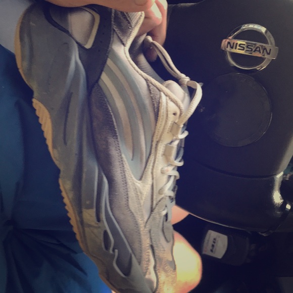 Yeezy 700 - Picture 1 of 3